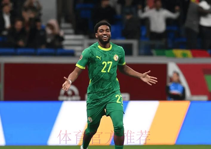 非洲杯决赛中断姆巴耶给朋友发照片，事后道歉：没想那么多